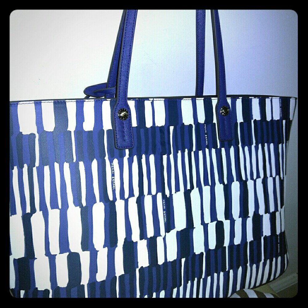 Henri Bendel leather purse